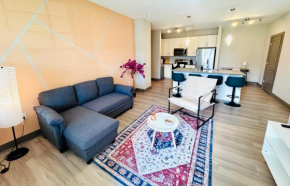 Full Apartment, King Bed, 15 Min to Parks, Pet-Friendly, Resort-Style Amenities